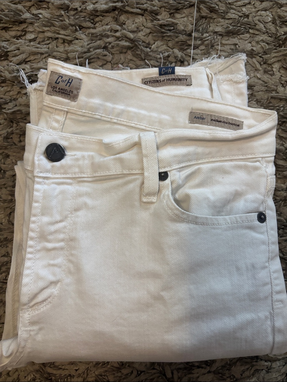 Citizens Of Humanity White Amber Medium Rise Boot cut Jeans with Subtle Hardware - Picture 10 of 10